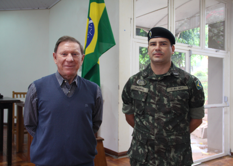 PREFEITO PARTICIPA DE SELEÇÃO DO ALISTAMENTO MILITAR